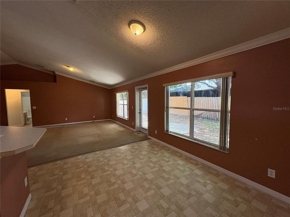 В аренду: $1,925 (4 спален, 2 ванн, 1699 Квадратных фут)