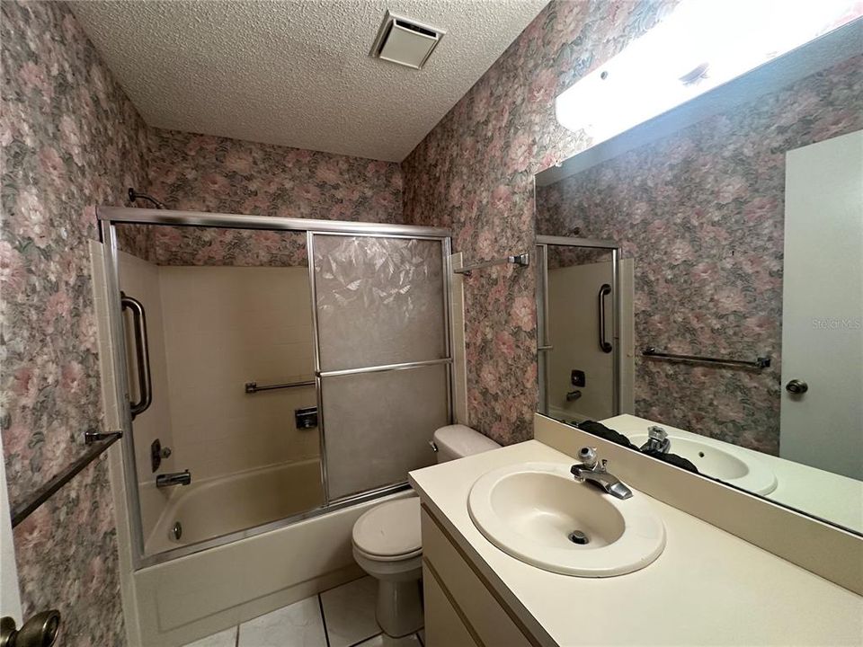На продажу: $130,000 (2 спален, 2 ванн, 1029 Квадратных фут)