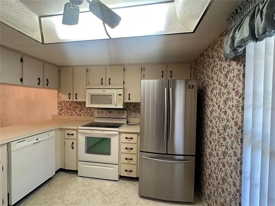 На продажу: $130,000 (2 спален, 2 ванн, 1029 Квадратных фут)