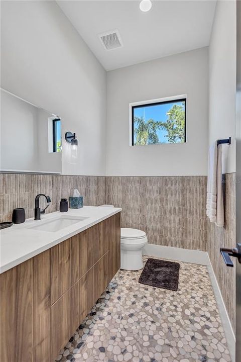 For Rent: $12,500 (5 beds, 3 baths, 3022 Square Feet)