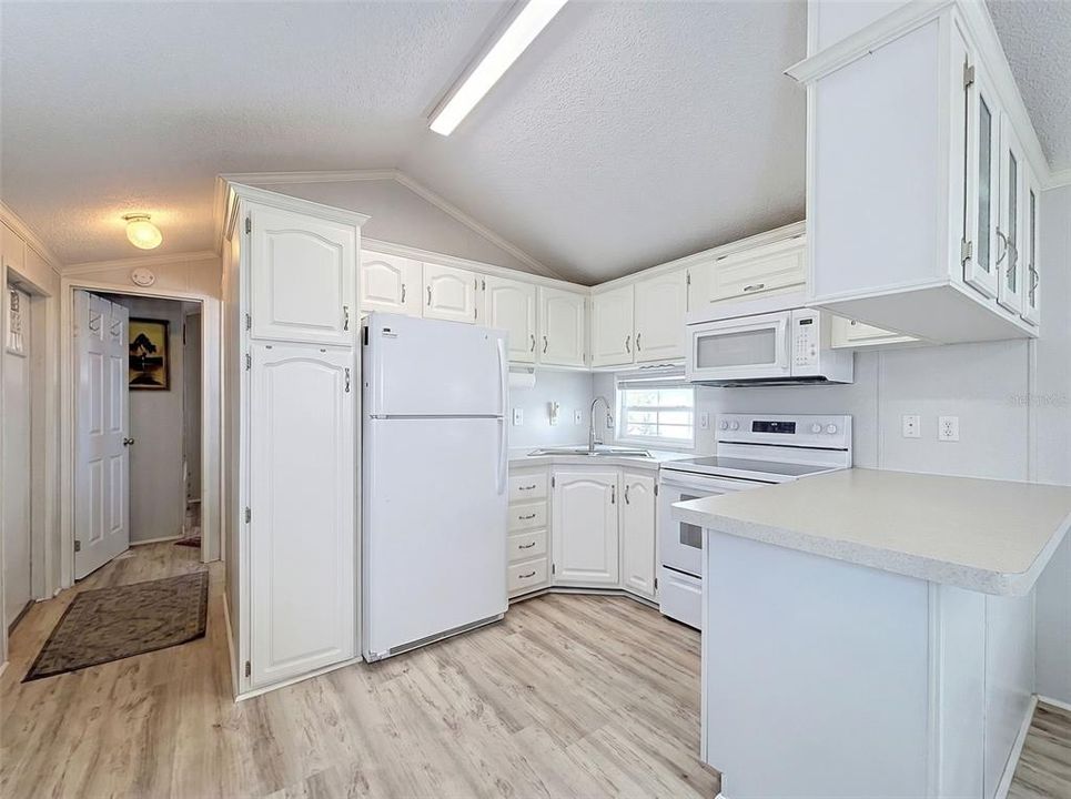 На продажу: $129,900 (1 спален, 1 ванн, 396 Квадратных фут)