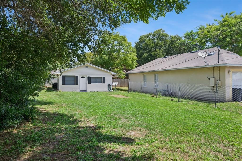 For Sale: $149,999 (2 beds, 1 baths, 955 Square Feet)