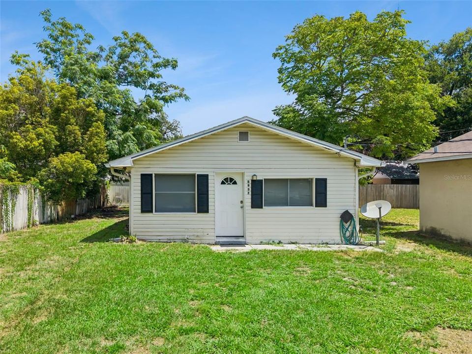 For Sale: $149,999 (2 beds, 1 baths, 955 Square Feet)