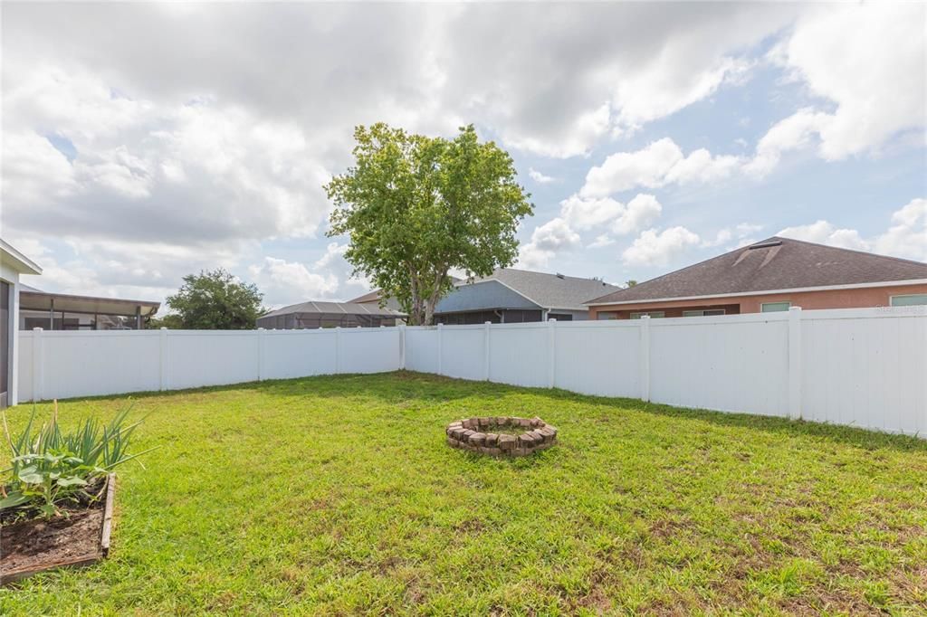 En Venta: $394,000 (3 camas, 2 baños, 2102 Pies cuadrados)