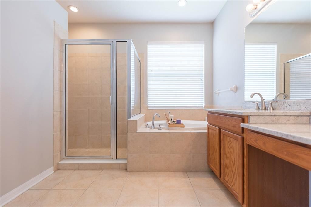 En Venta: $394,000 (3 camas, 2 baños, 2102 Pies cuadrados)