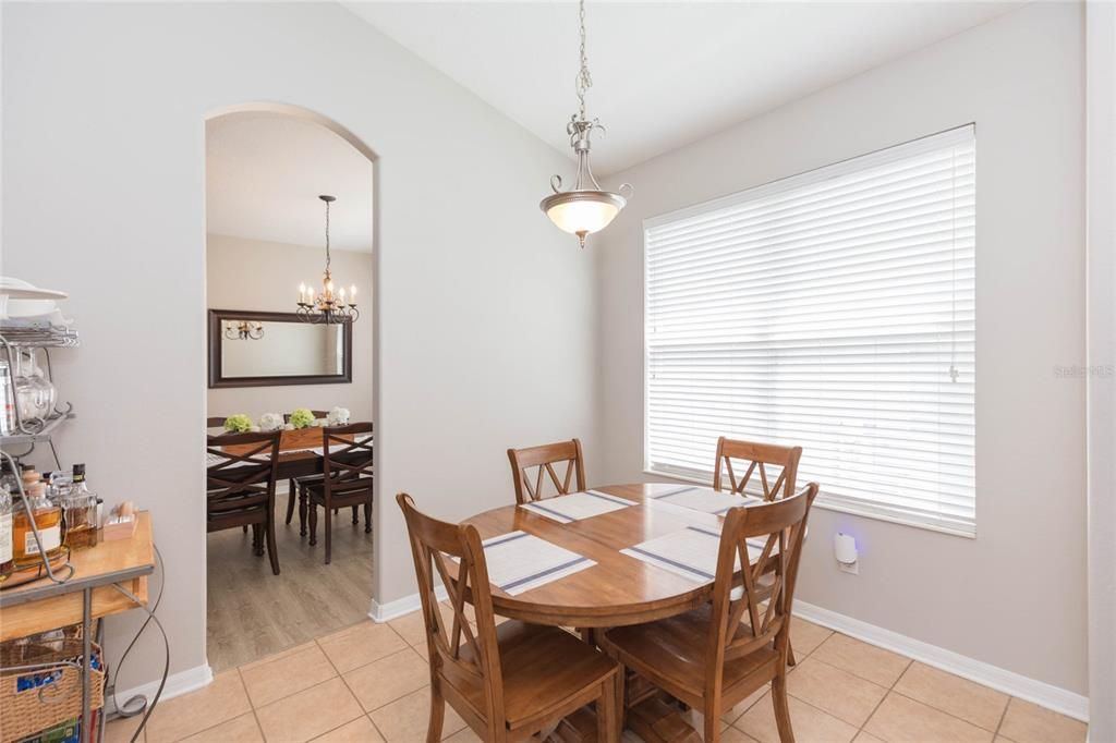 En Venta: $394,000 (3 camas, 2 baños, 2102 Pies cuadrados)