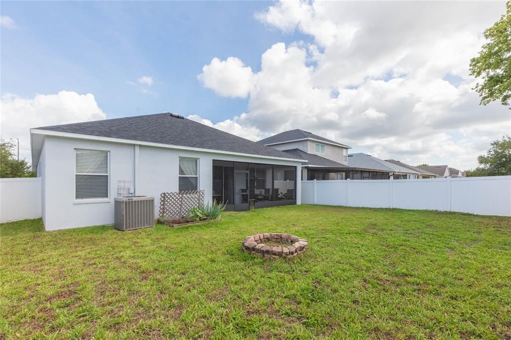En Venta: $394,000 (3 camas, 2 baños, 2102 Pies cuadrados)