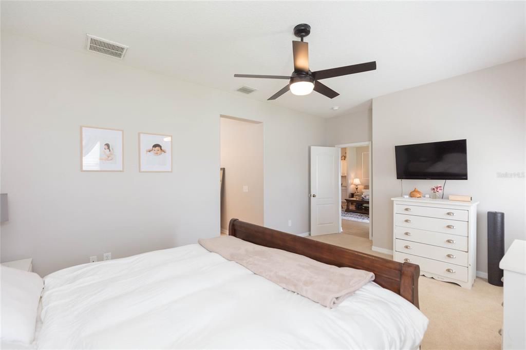 En Venta: $394,000 (3 camas, 2 baños, 2102 Pies cuadrados)