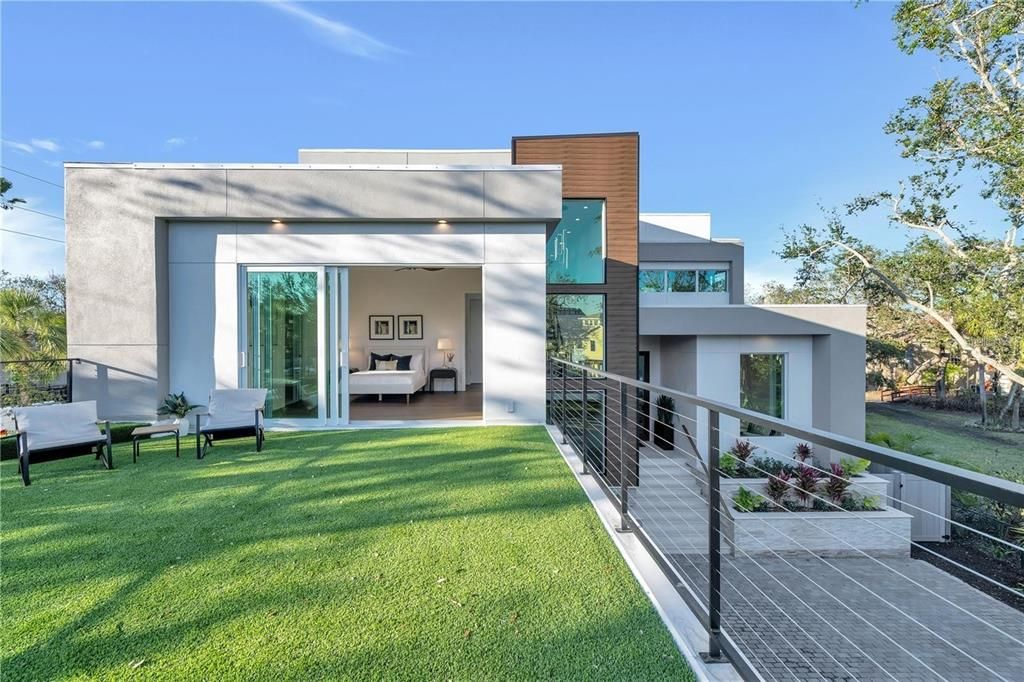 For Sale: $3,690,000 (4 beds, 4 baths, 3996 Square Feet)
