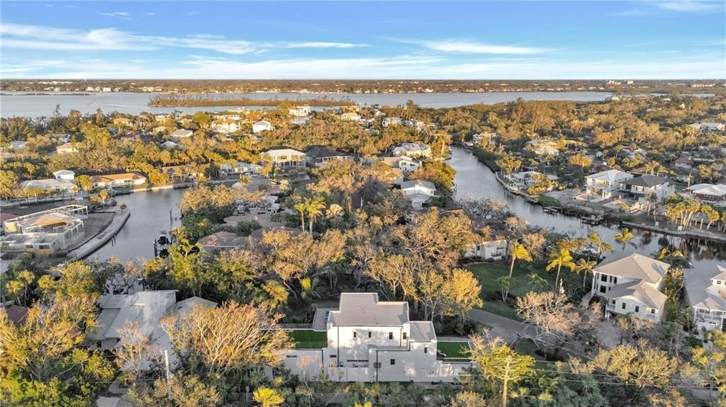 For Sale: $3,690,000 (4 beds, 4 baths, 3996 Square Feet)