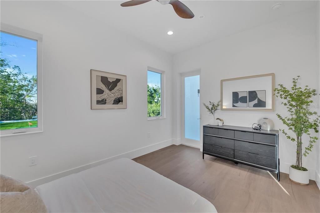 For Sale: $3,690,000 (4 beds, 4 baths, 3996 Square Feet)