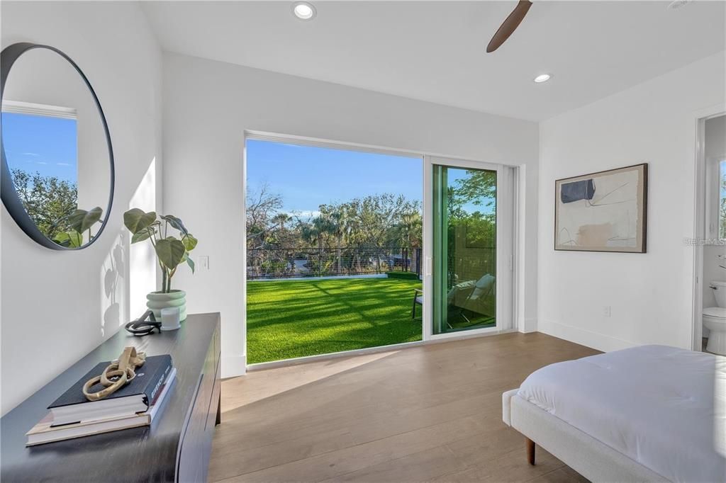 For Sale: $3,690,000 (4 beds, 4 baths, 3996 Square Feet)