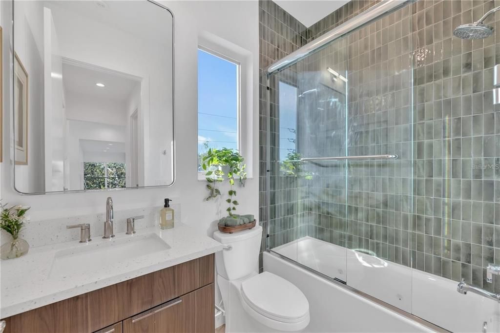 For Sale: $3,690,000 (4 beds, 4 baths, 3996 Square Feet)