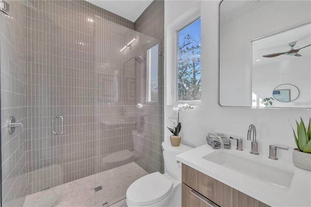 For Sale: $3,690,000 (4 beds, 4 baths, 3996 Square Feet)