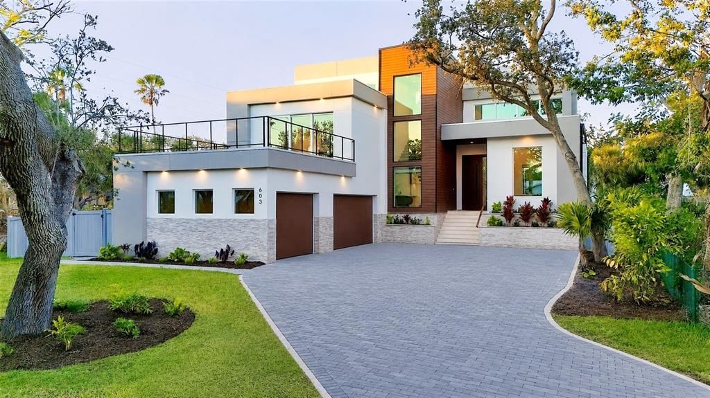For Sale: $3,690,000 (4 beds, 4 baths, 3996 Square Feet)