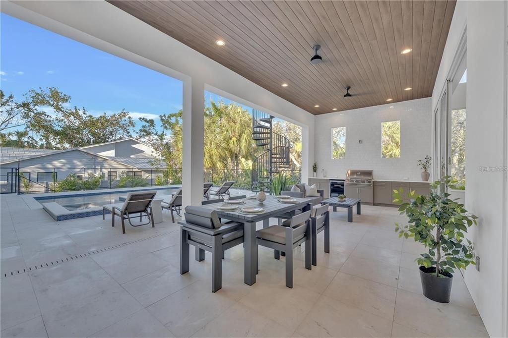 For Sale: $3,690,000 (4 beds, 4 baths, 3996 Square Feet)