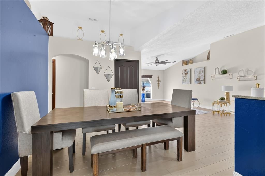 На продажу: $470,000 (4 спален, 2 ванн, 2760 Квадратных фут)