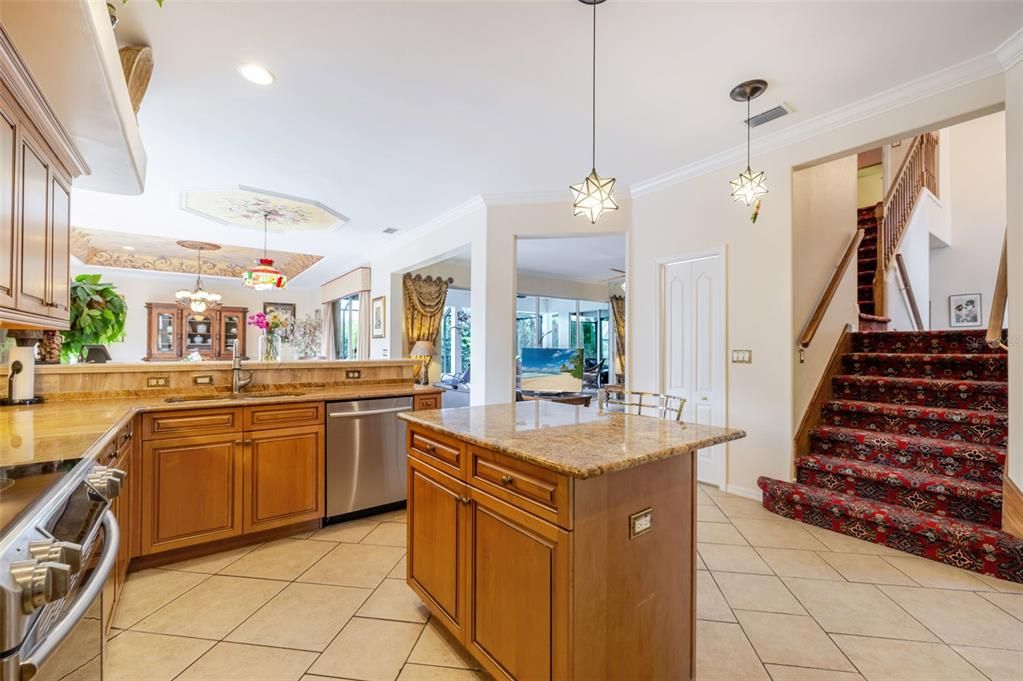 For Sale: $1,285,000 (5 beds, 3 baths, 4697 Square Feet)