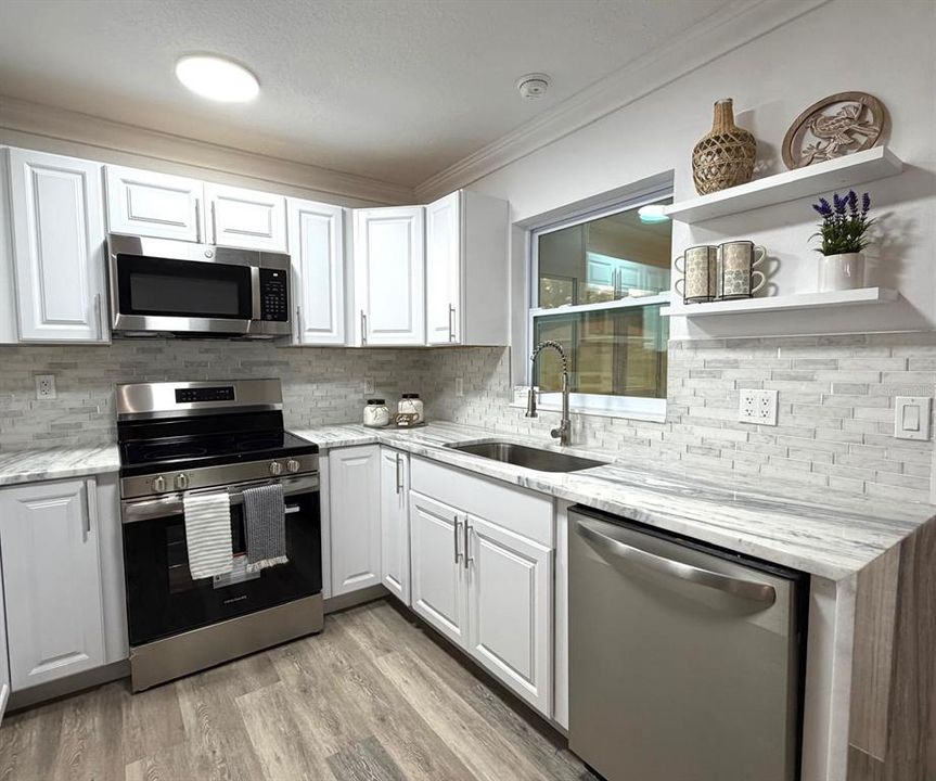 For Sale: $274,900 (3 beds, 2 baths, 1748 Square Feet)