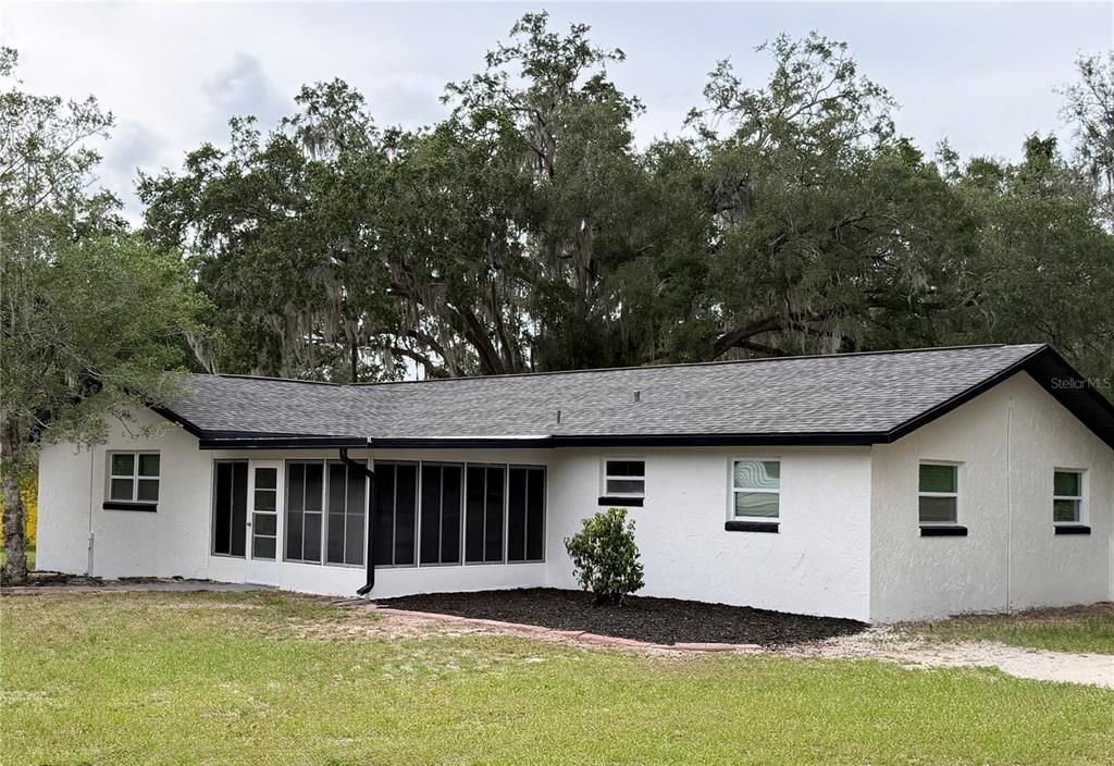 For Sale: $274,900 (3 beds, 2 baths, 1748 Square Feet)