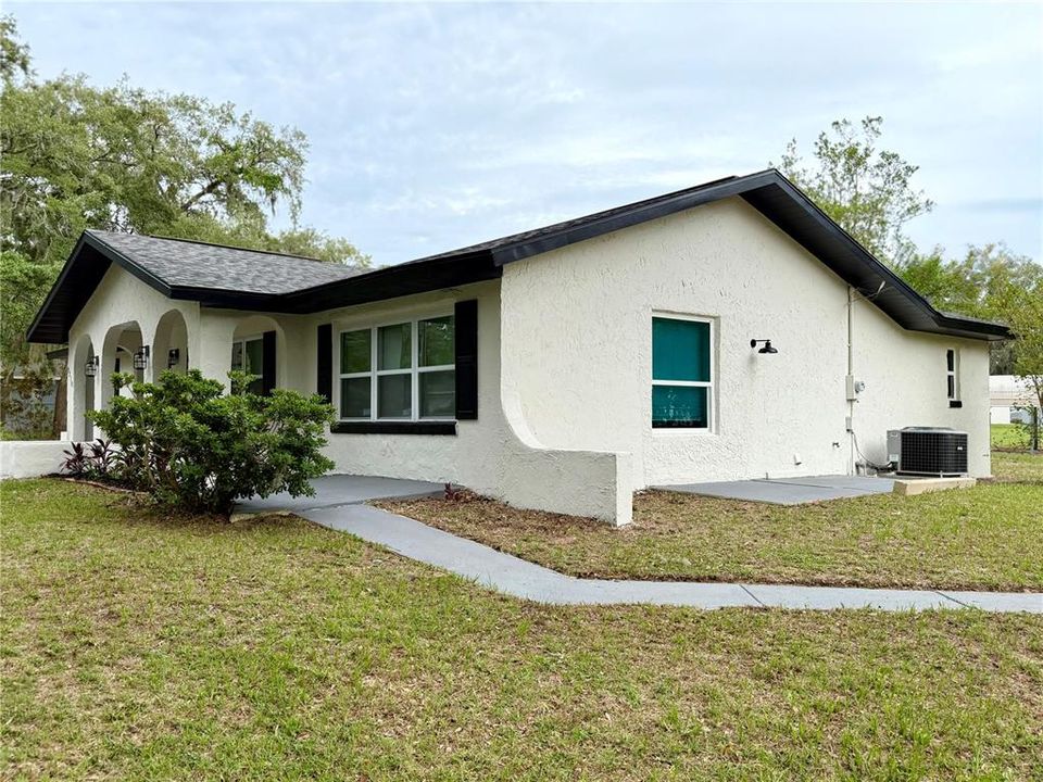 For Sale: $274,900 (3 beds, 2 baths, 1748 Square Feet)