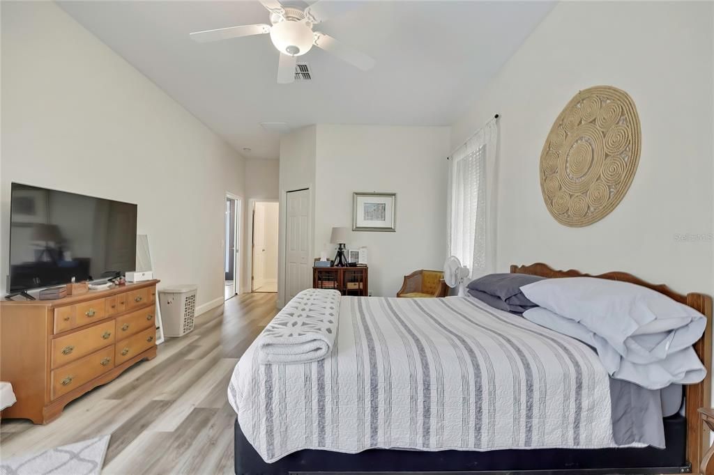 For Sale: $355,950 (3 beds, 2 baths, 1844 Square Feet)