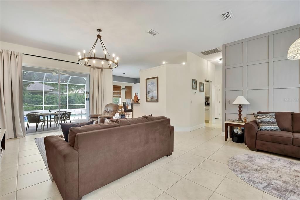 For Sale: $355,950 (3 beds, 2 baths, 1844 Square Feet)