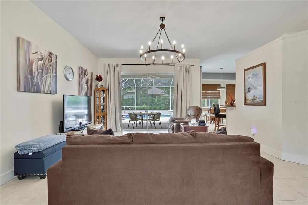 For Sale: $355,950 (3 beds, 2 baths, 1844 Square Feet)