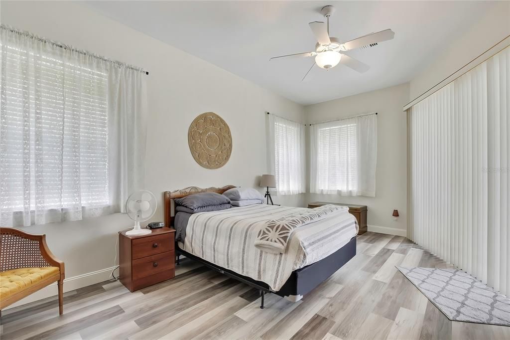 For Sale: $355,950 (3 beds, 2 baths, 1844 Square Feet)