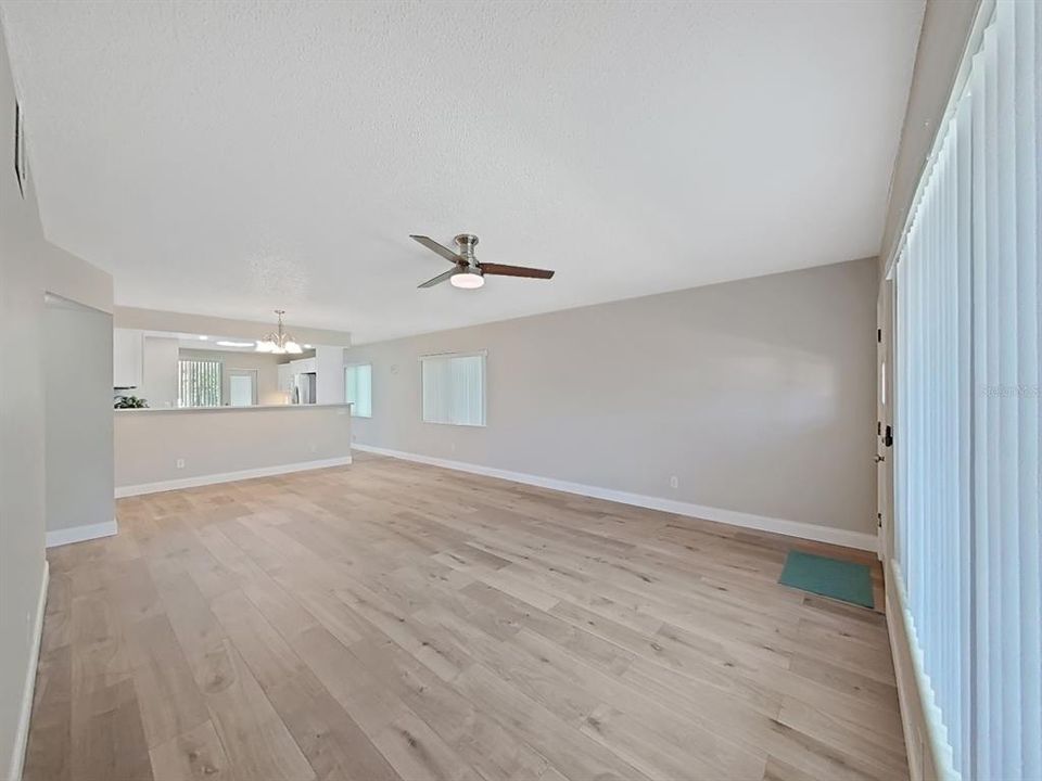 En Venta: $289,000 (2 camas, 2 baños, 1400 Pies cuadrados)