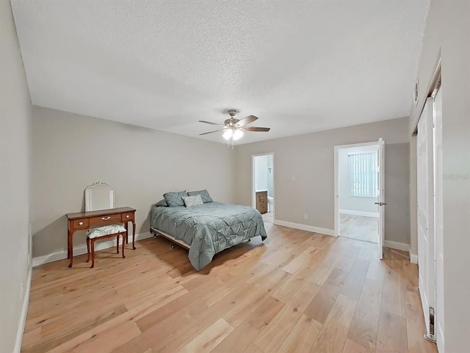 En Venta: $289,000 (2 camas, 2 baños, 1400 Pies cuadrados)
