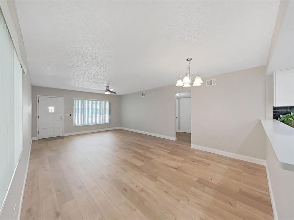 En Venta: $289,000 (2 camas, 2 baños, 1400 Pies cuadrados)