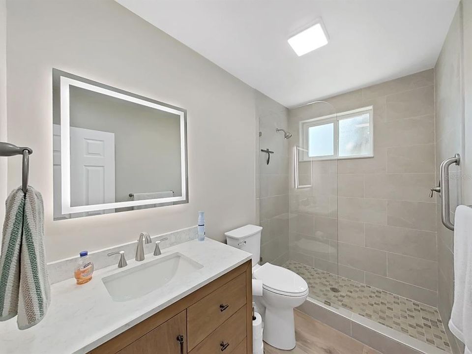 En Venta: $289,000 (2 camas, 2 baños, 1400 Pies cuadrados)