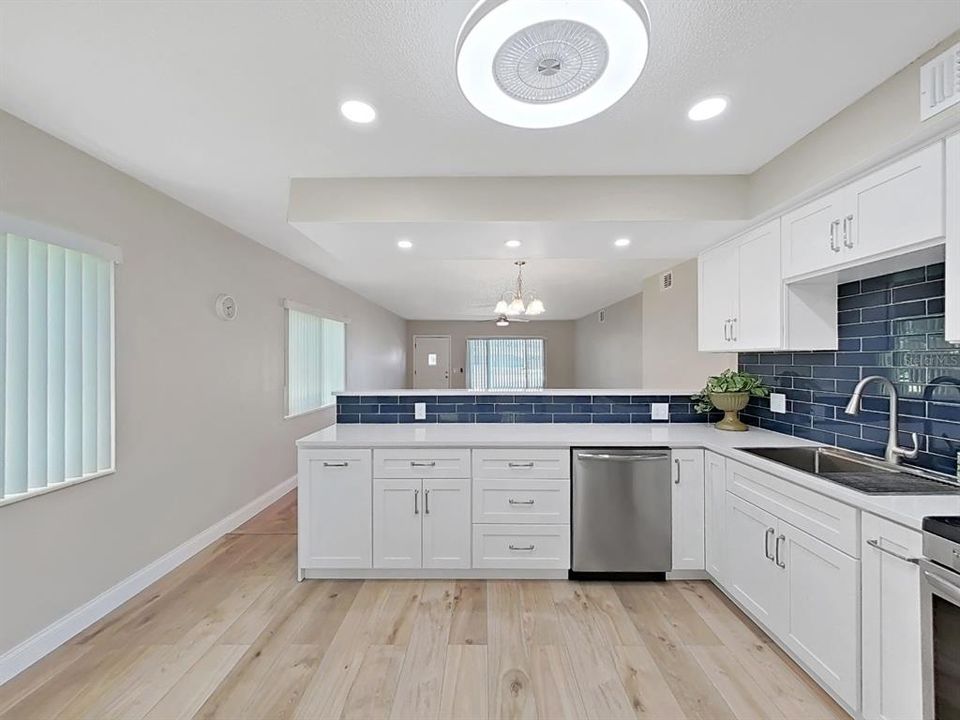 En Venta: $289,000 (2 camas, 2 baños, 1400 Pies cuadrados)