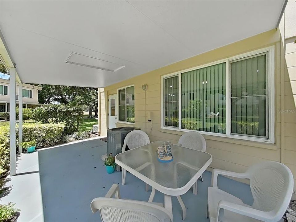 En Venta: $289,000 (2 camas, 2 baños, 1400 Pies cuadrados)