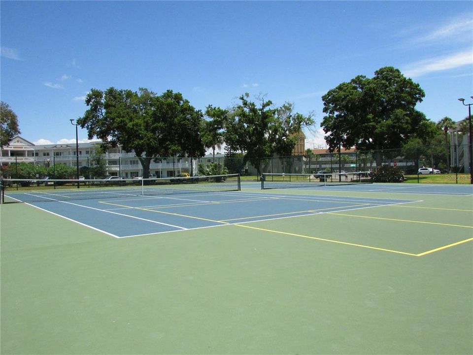 En Venta: $289,000 (2 camas, 2 baños, 1400 Pies cuadrados)