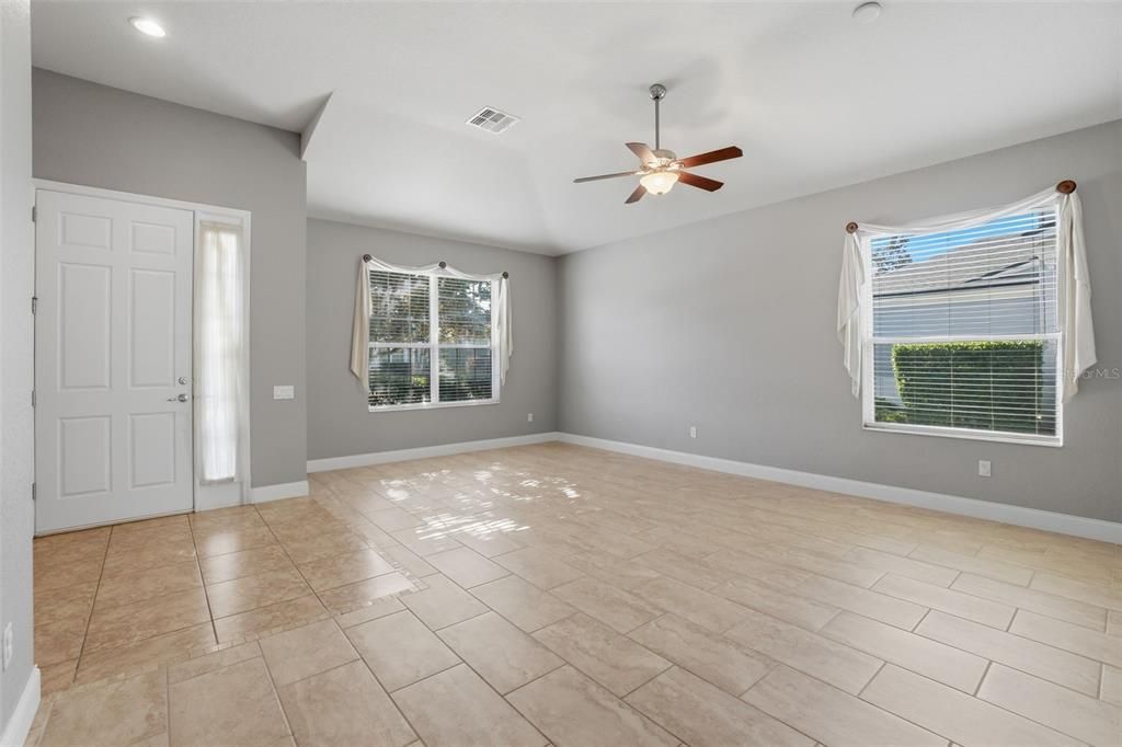 For Rent: $2,850 (4 beds, 2 baths, 2209 Square Feet)