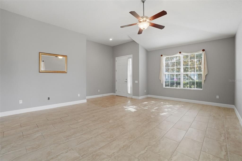 For Rent: $2,850 (4 beds, 2 baths, 2209 Square Feet)