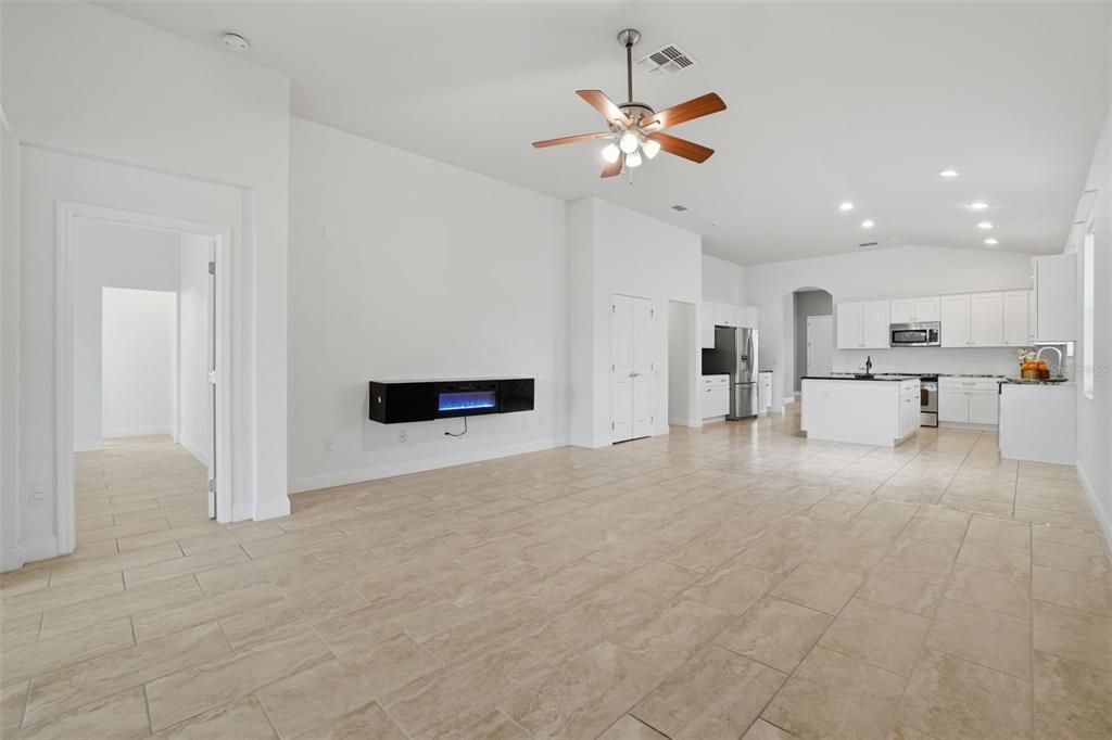 For Rent: $2,850 (4 beds, 2 baths, 2209 Square Feet)