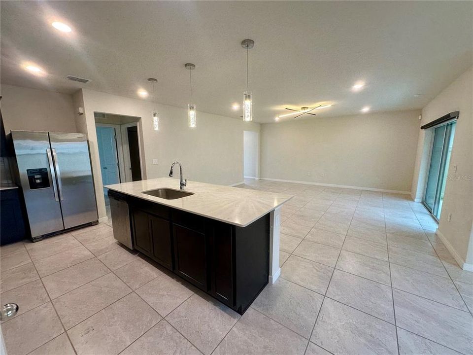 For Rent: $2,900 (5 beds, 3 baths, 2660 Square Feet)