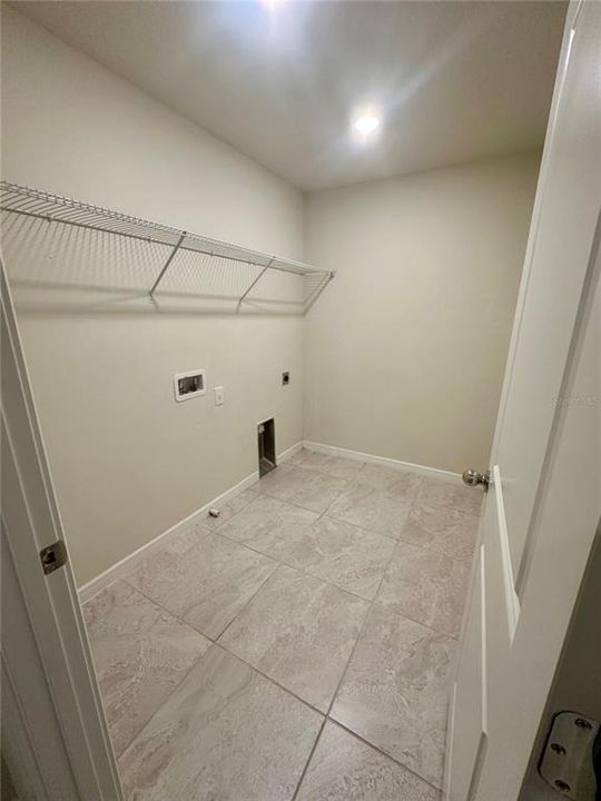 For Rent: $2,900 (5 beds, 3 baths, 2660 Square Feet)