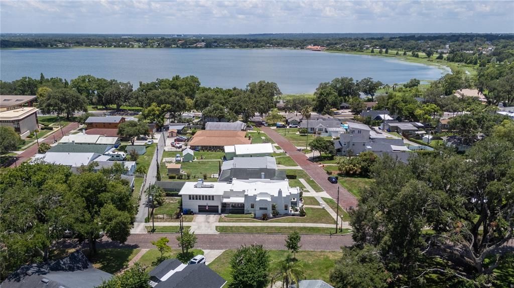 На продажу: $625,000 (4 спален, 3 ванн, 1976 Квадратных фут)