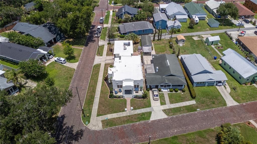 На продажу: $625,000 (4 спален, 3 ванн, 1976 Квадратных фут)