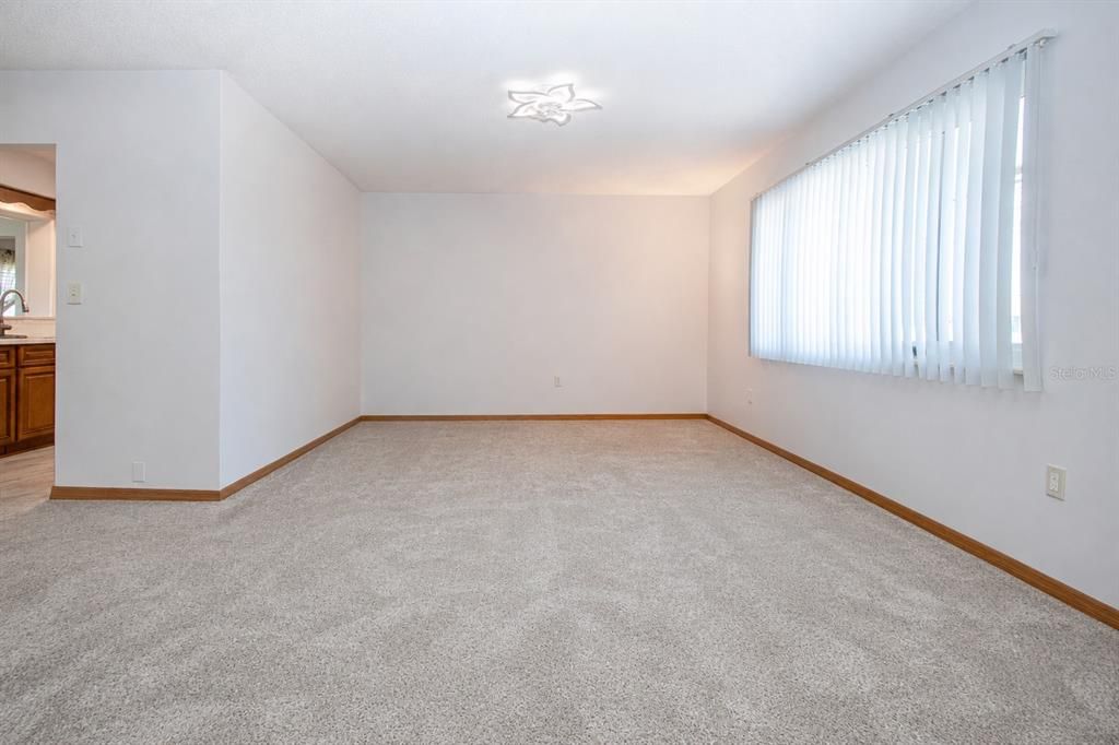 For Sale: $320,000 (3 beds, 2 baths, 2012 Square Feet)