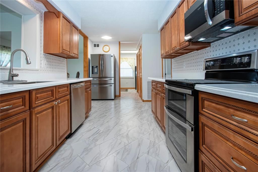 For Sale: $320,000 (3 beds, 2 baths, 2012 Square Feet)