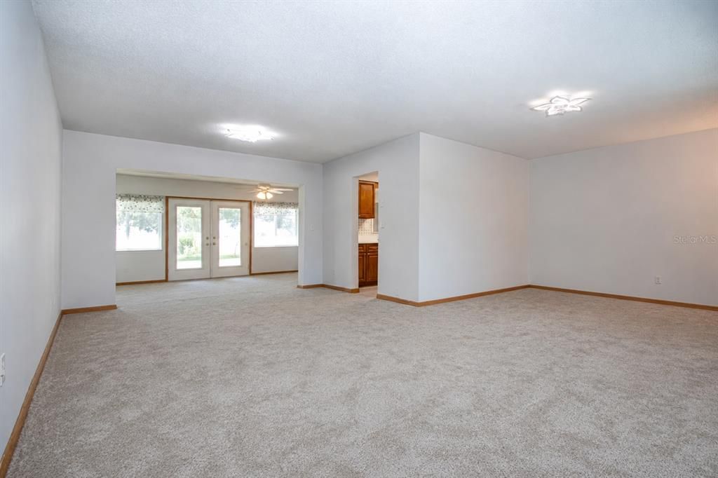 For Sale: $320,000 (3 beds, 2 baths, 2012 Square Feet)