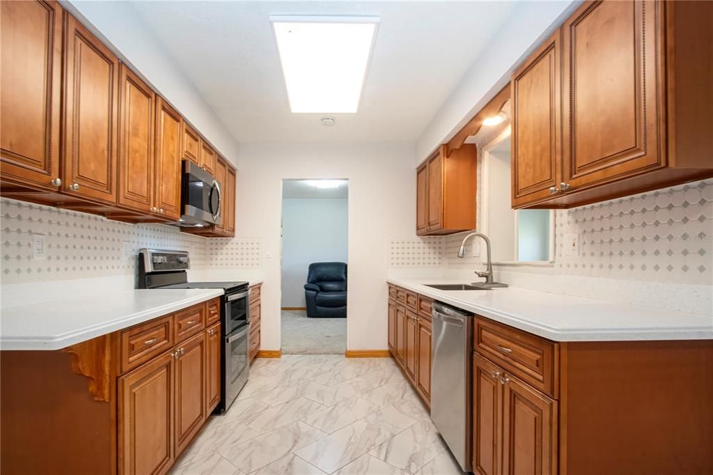 For Sale: $320,000 (3 beds, 2 baths, 2012 Square Feet)