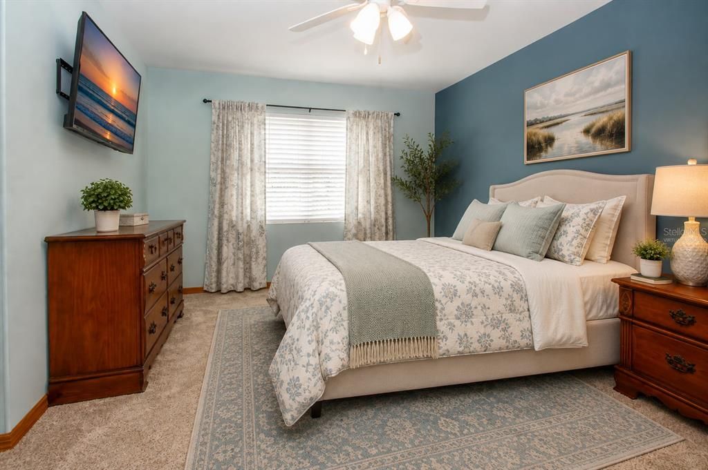 For Sale: $320,000 (3 beds, 2 baths, 2012 Square Feet)