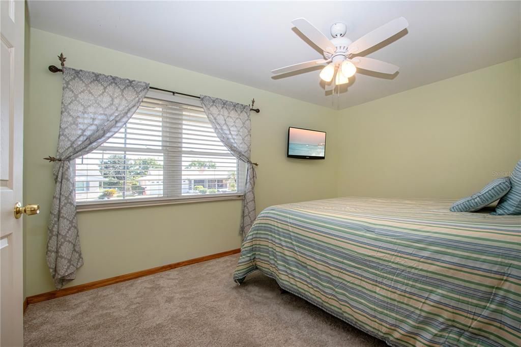 For Sale: $320,000 (3 beds, 2 baths, 2012 Square Feet)