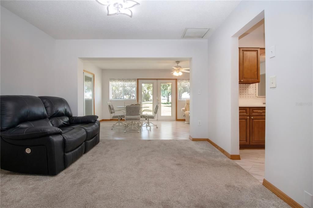 For Sale: $320,000 (3 beds, 2 baths, 2012 Square Feet)